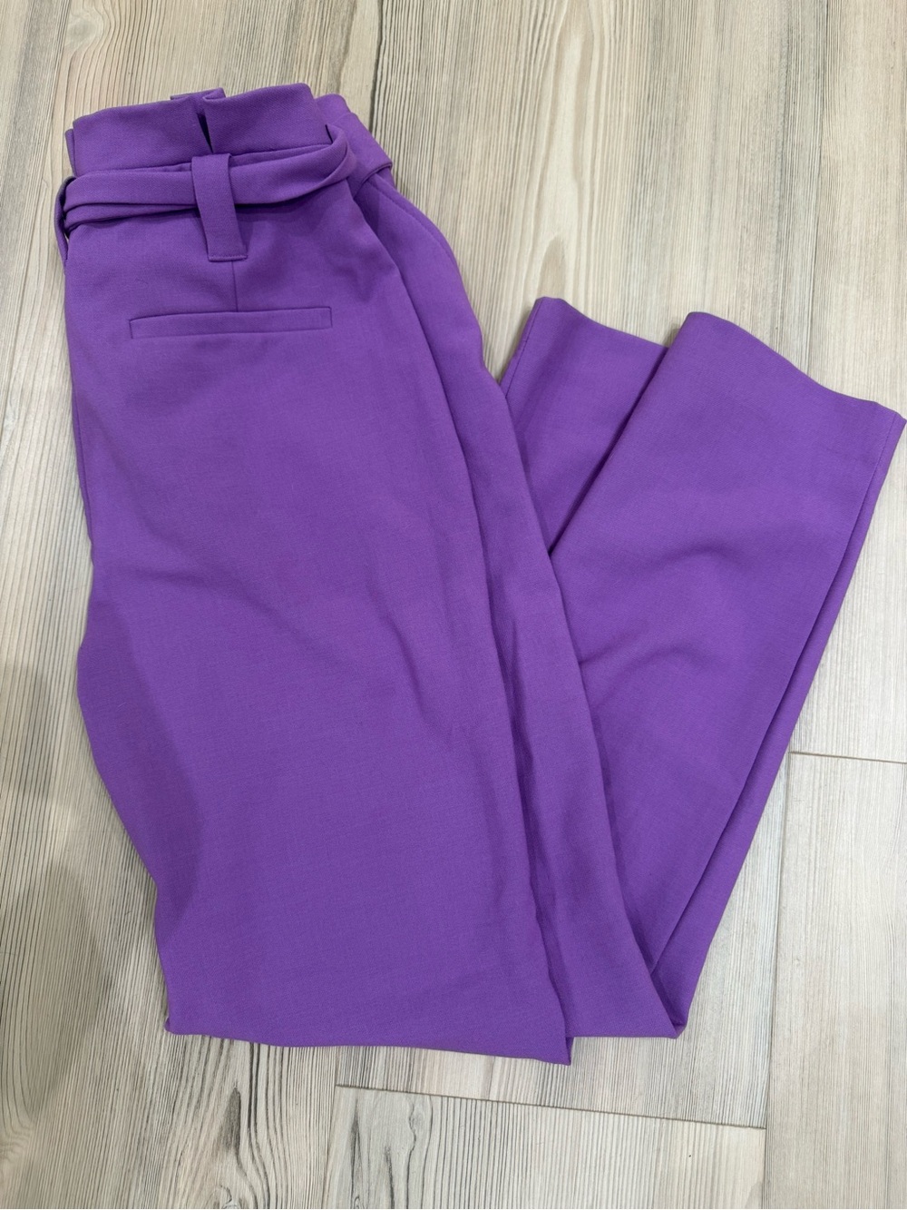 Halogen High-Waist Belted Cropped Pants in Lavender - Picture 3 of 6